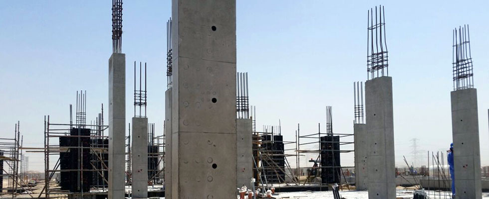 Square columns with Geopanel Satar for Nad Al Sheba 3 Dubai 