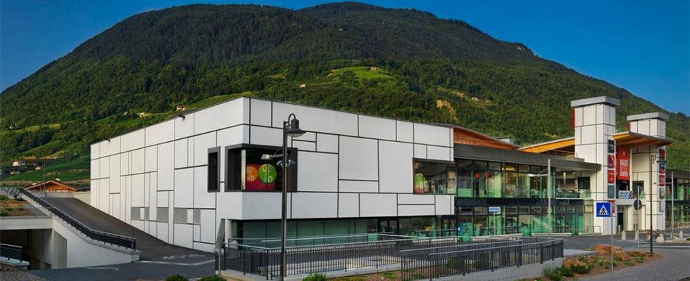 Extension D'un Centre Commercial À Lagundo, Bolzano