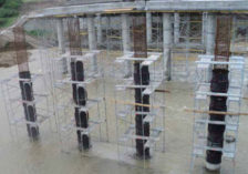 Creation of concrete columns in water