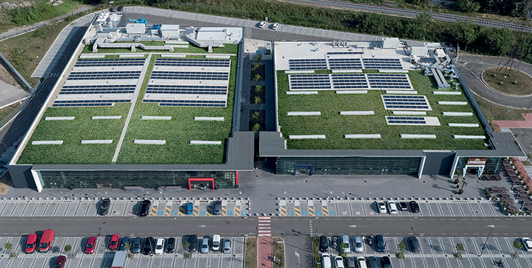 Geoplast Completa green roof at supermarket in Bologna